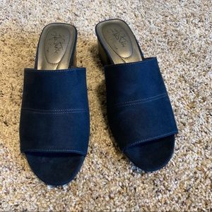 Navy blue chunk heels